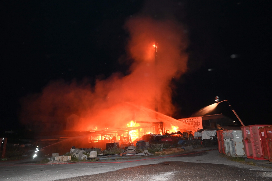 Firmenunterstand in St.Gallenkappel im Brand